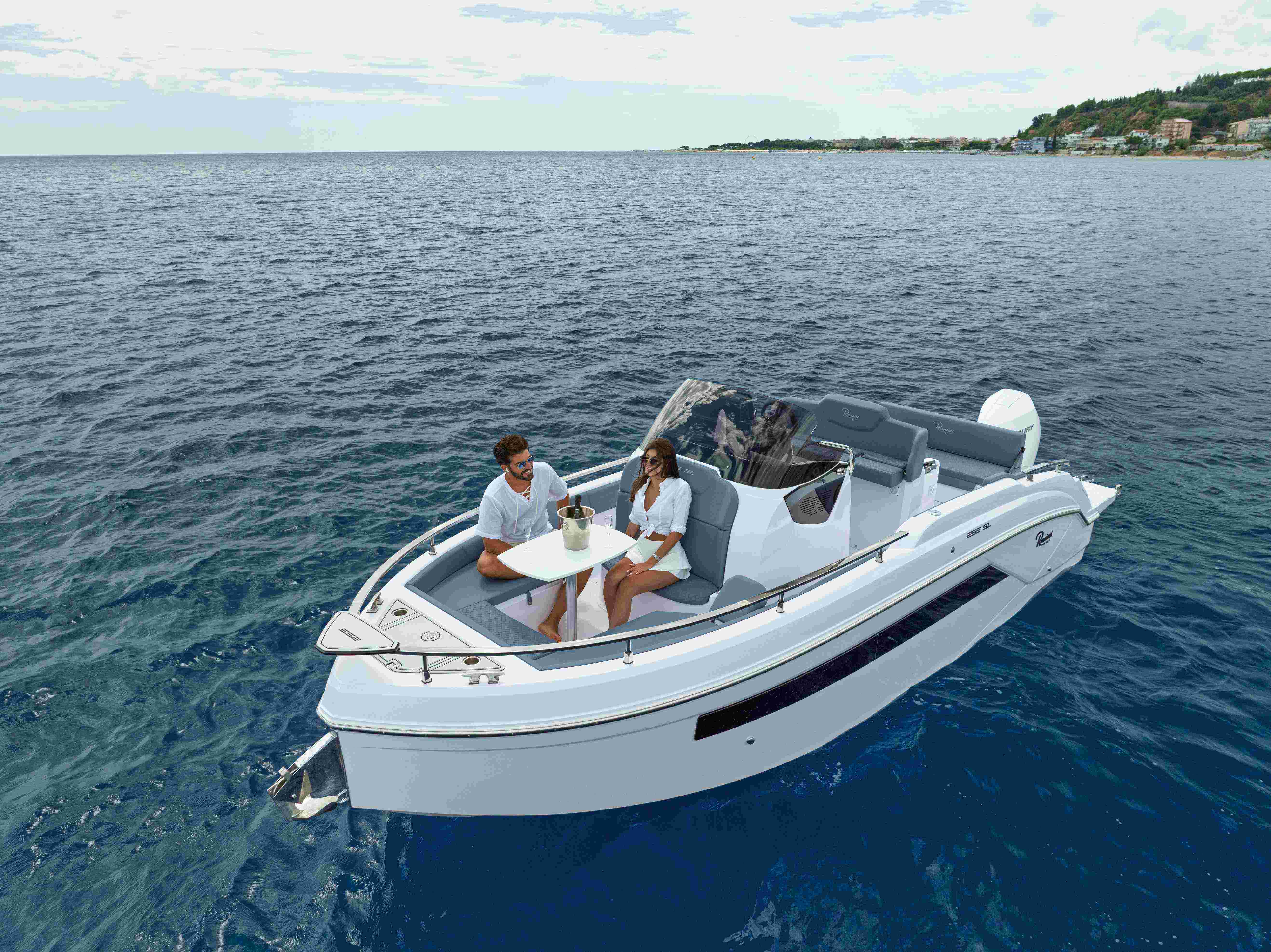 Ranieri 255 SL (7.00m open) - Honda 250 cv - 8 pers.